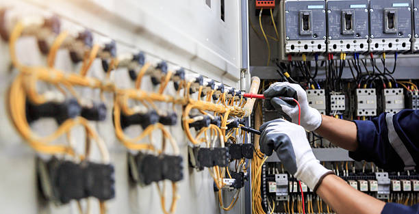 Professional Electrician technician working in Astor, FL